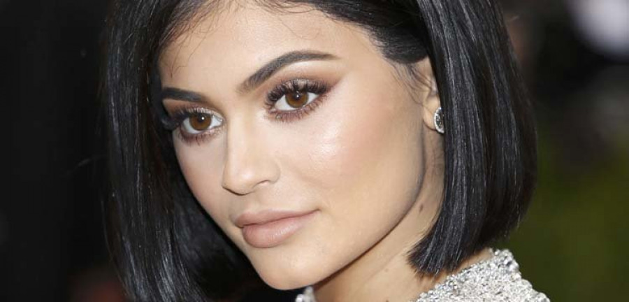 Los pintalabios de Kylie Jenner,  en riesgo por su mala calidad