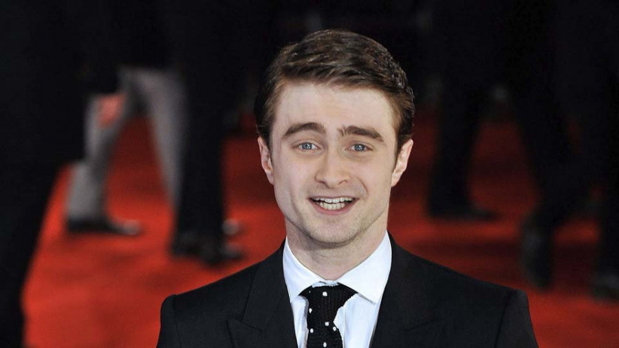 Daniel Radcliffe vuelve a mostrar que es un actor multifacético