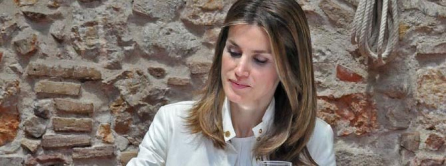 La Reina Letizia dice que "leer es imprescindible para aprender a pensar"