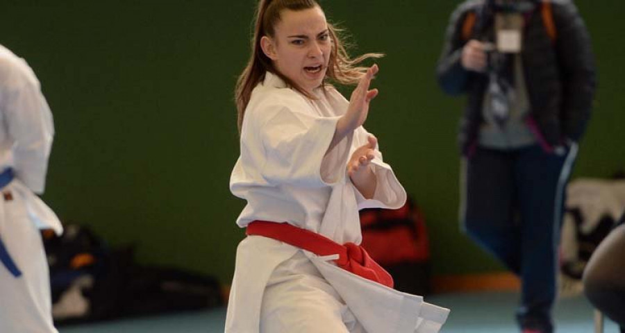 Los karatekas de Ferrolterra dominan el kumite gallego