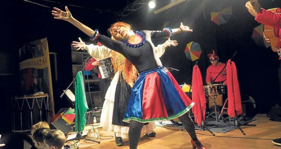 Quijotes, agricultores y brujas protagonizan el XVIII Festival de Comparsas de Valdoviño