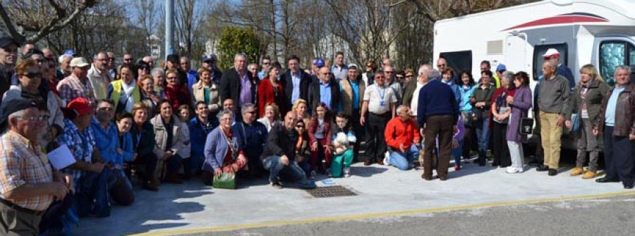 AS PONTES-El Concello inauguró ayer un área de servicio y aparcamiento para caravanas en la zona del Canal IV