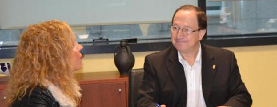 NARÓN - Concello y Aspanaes suscribieron ayer un convenio para  la promoción social