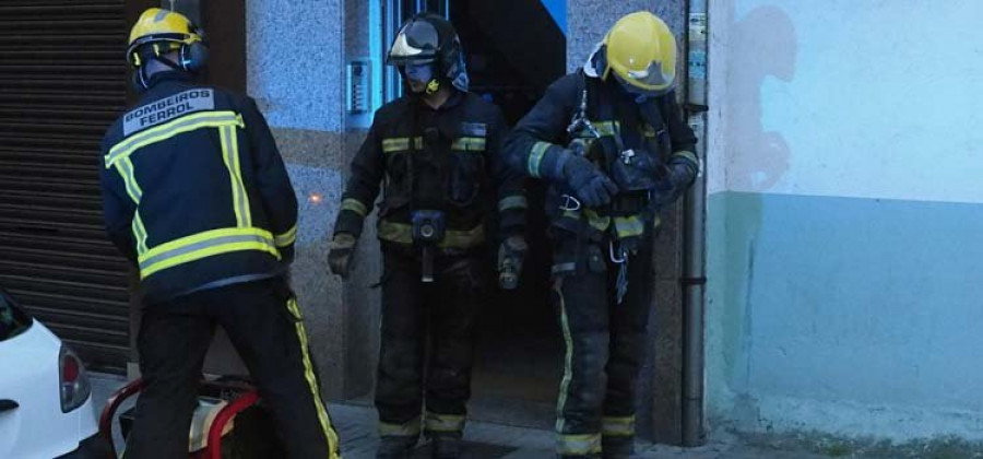 Apagan un incendio originado en la campana extractora de una cocina de la calle Paraguay