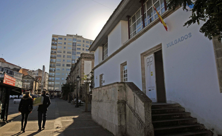Piden 26 años de cárcel para la mujer que mató a su marido con alzhéimer en Monfero