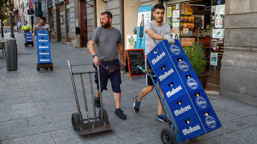 El salario medio en Galicia crece un 2,3% y alcanza los 1.519 euros al mes