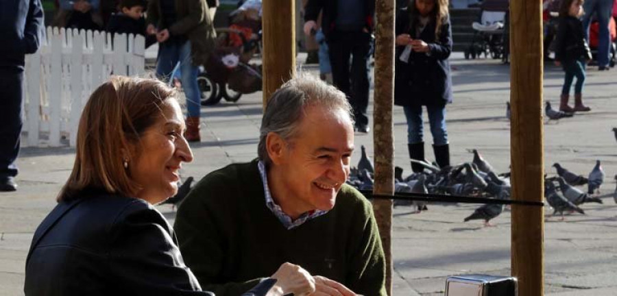 Los partidos gallegos eligen Santiago para seguir el escrutinio