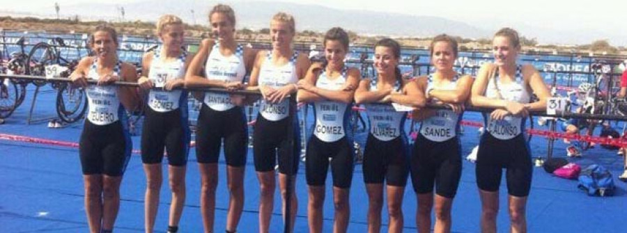 El Triatlón Ferrol acabó en la sexta posición en la competición femenina