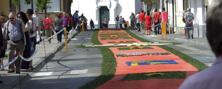 Alfombras florales en el Corpus Christi en Ares