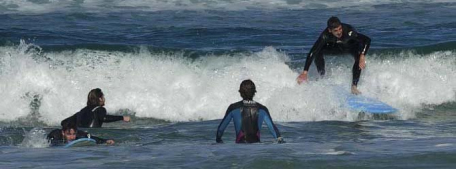 Costas ahoga la supervivencia del surf en A Coruña