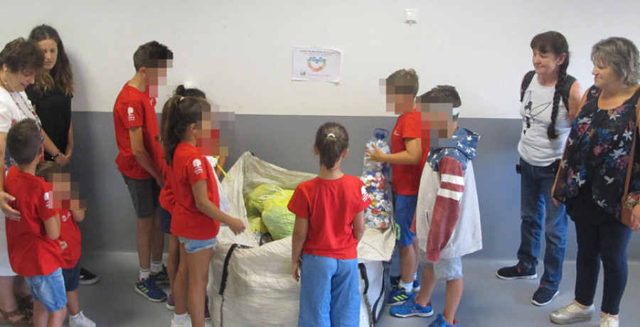 Reportaje | Niños eumeses se solidarizan con la causa “Alba, la promesa” aportando tapones
