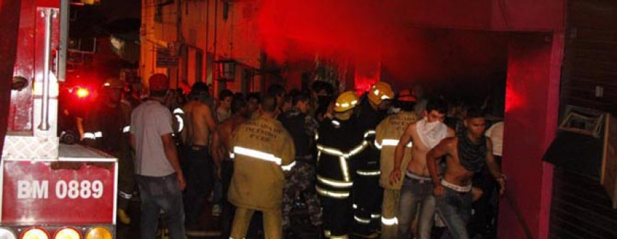 Fallecen más de 230 personas en el incendio de una discoteca en Brasil