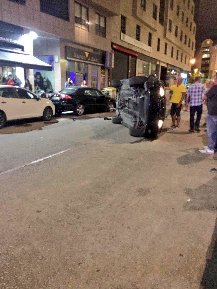 Herido un hombre tras volcar su coche en A Coruña