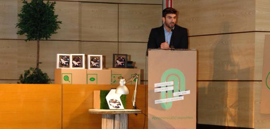 La UDC entregó el VIII Premio UDC Deportes a Carlos Lalín en la gala celebrada ayer en Ferrol