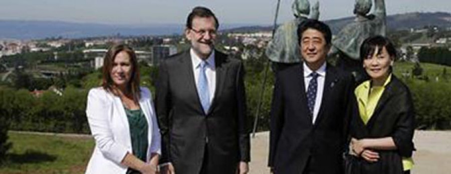 Abe partió de Compostela tras un almuerzo con Rajoy y Feijóo