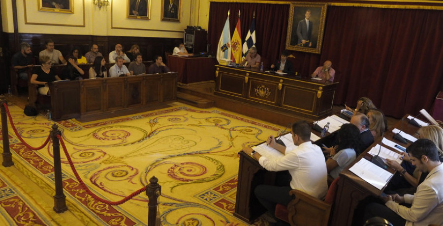 La oposición carga contra el gobierno en el pleno pero apoya  la aprobación de todos los puntos