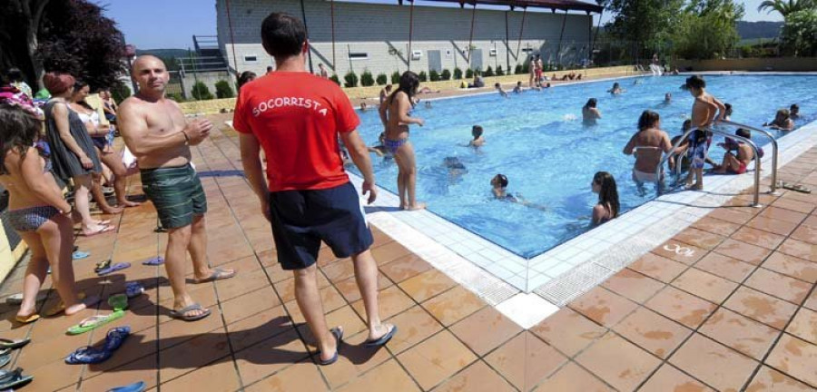 La Diputación invierte 237.000 euros en contratar a socorristas de piscina