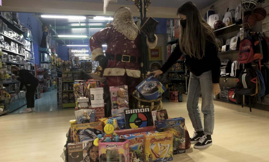 Narón lanza una campaña solidaria de recogida de juguetes y libros