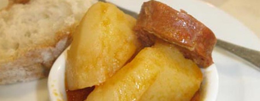 Hosteleros de Fene rinden tributo a la patata en la primera edición del Concurso Gastronómico