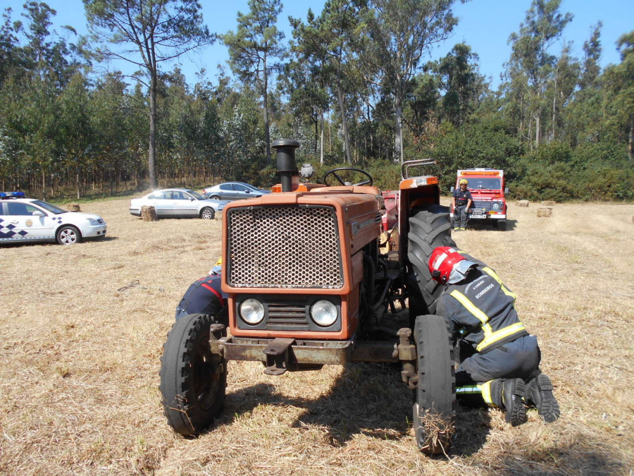 Fallece una septuagenaria tras sufrir un accidente con su tractor en Cabana de Bergantiños