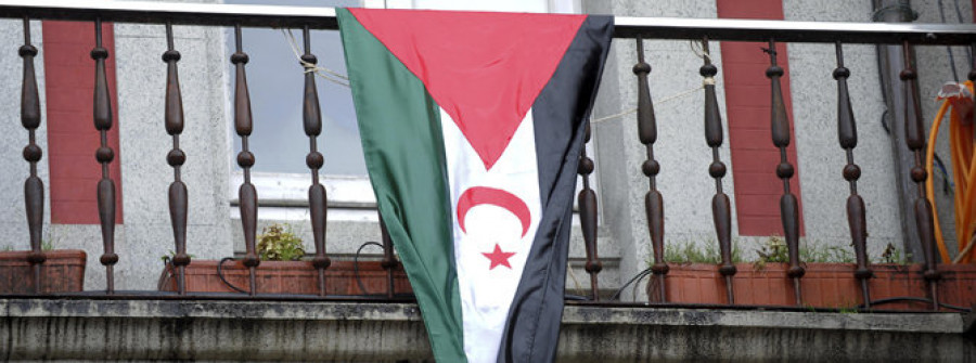 La bandera saharaui ondeó en el Concello ferrolano