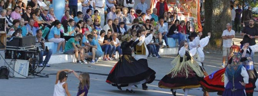 O Pote de Maniños cumple años sin perder de vista el origen de la romería