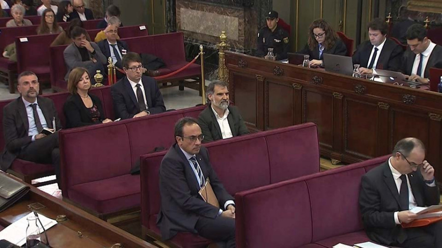 El tribunal escucha el relato de los seguimientos y pasividad de los Mossos