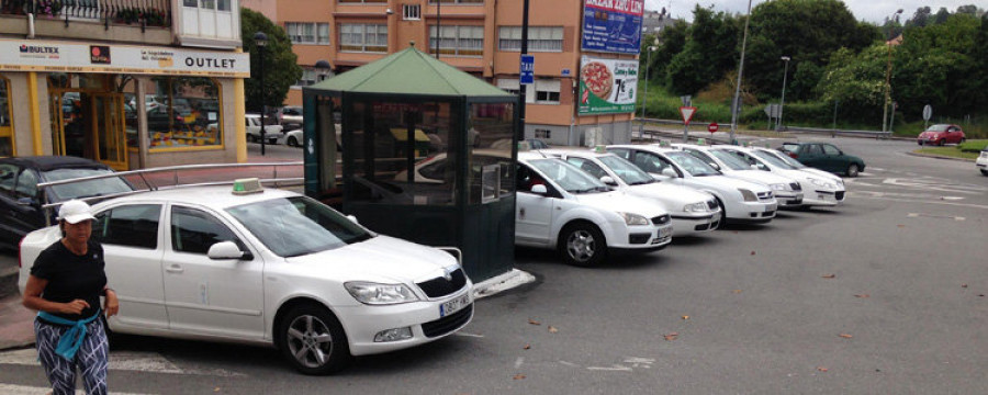 Detenido el hombre que robó un taxi en Alvedro y después lo estrelló en Ferrol