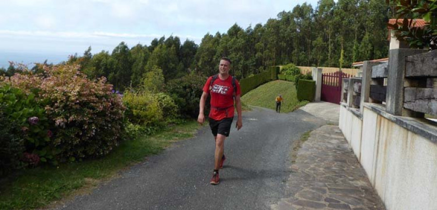 Cien participantes recorren la ruta de los 40 kilómetros de Cedeira