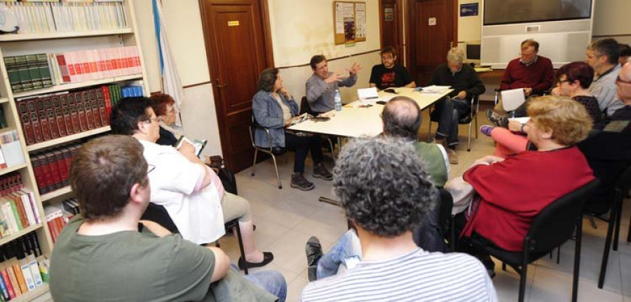 La plataforma por la remunicipalización inicia contactos con partidos y sindicatos