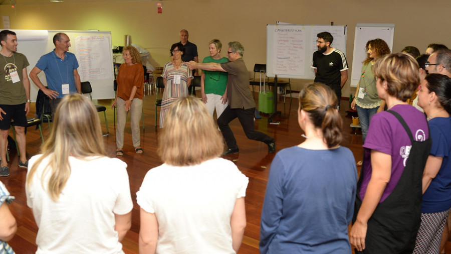 El curso de formación del Lóva en Ferrol, único en Galicia, reúne a 26 profesores