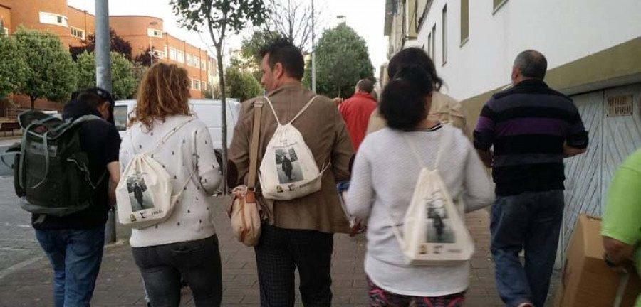 Los futuros mediadores psicosociales salen con sus botiquines a la calle