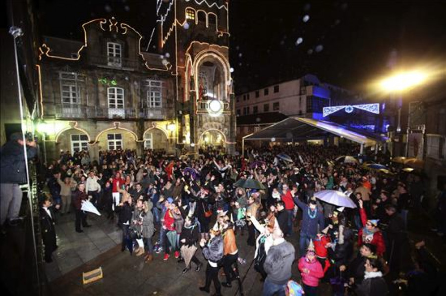 Cerca de 2.500 personas despiden el 2013 en Porriño (Pontevedra) un día antes