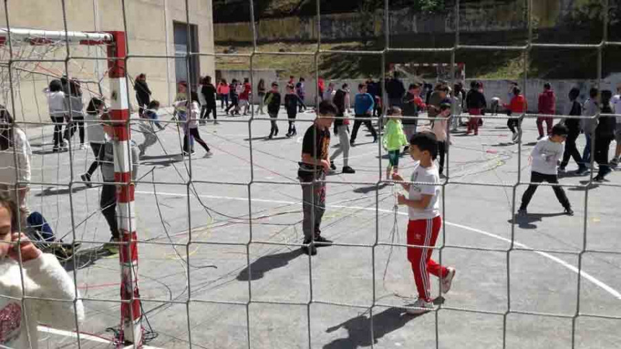 Proyectan una pista polideportiva y dos de pádel en el entorno del CPI Atios