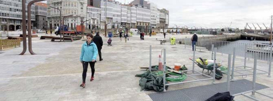 La amplitud del nuevo espacio en La Marina gana adeptos entre los peatones