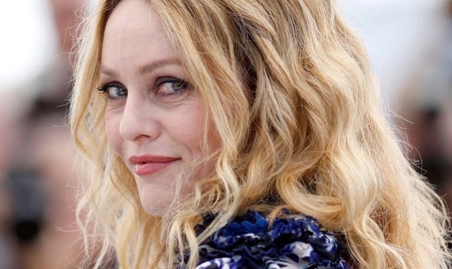 La cantante Vanessa Paradis se casa con el escritor Samuel Benchetrit