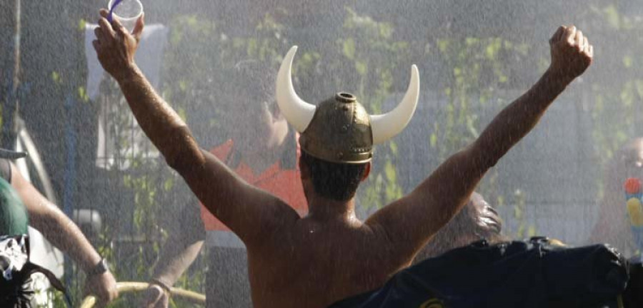 Los vikingos de la playa de Río Castro de Limodre invadirán este sábado el arenal de Río Sandeo