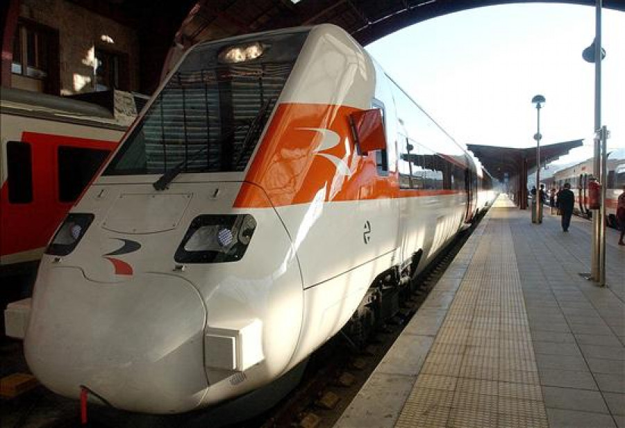 Renfe aparta del servicio al maquinista que ocasionó el accidente en Sants