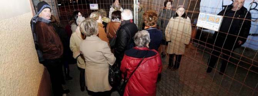 El centro de Ferrol Vello, cerrado por  el estado de ruina de las viviendas