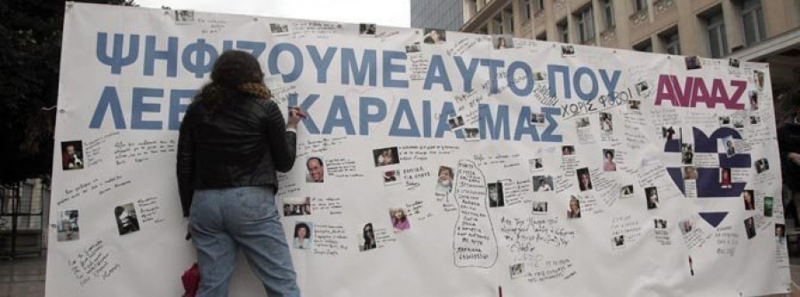 Grecia celebra una jornada de reflexión llena de mensajes de sus políticos