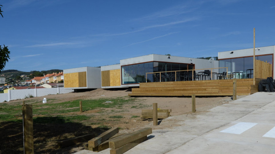 El camping municipal de A Lagoa reabre sus puertas con unas instalaciones que aúnan diseño y servicio