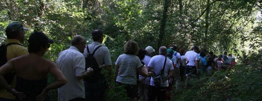 NEDA - Más de 60 personas recorrieron la Ruta dos Muíños del Belelle