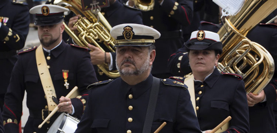 Las visitas guiadas a embarcaciones, el gran atractivo en el Día de las Fuerzas Armadas en Ferrol