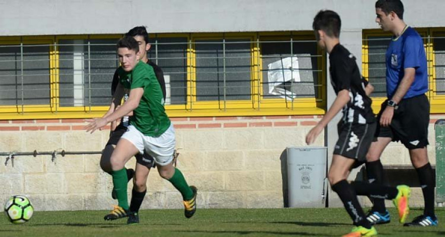 El Racing juvenil da un paso atrás en sus opciones para ascender