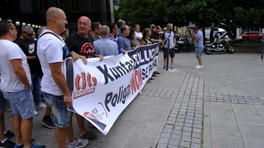 Los antiguos empleados de Poligal solicitan la mediación de Ferrol y Narón con Industria