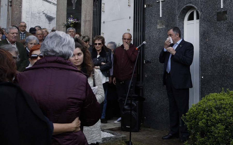 Los oleirenses despiden en Liáns a la que fue su alcaldesa, Esther Pita