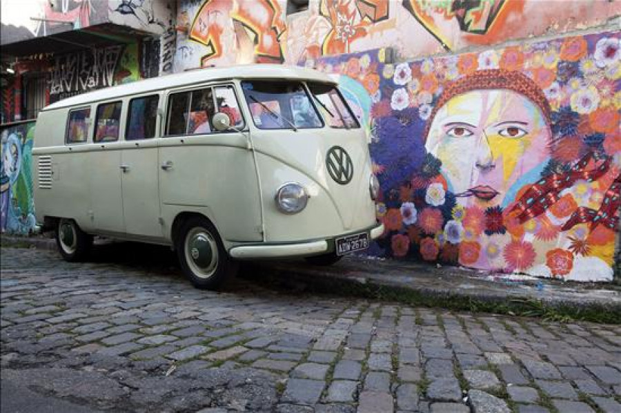 La Kombi, la mítica furgoneta "hippie" de Volkswagen, se despide del mercado