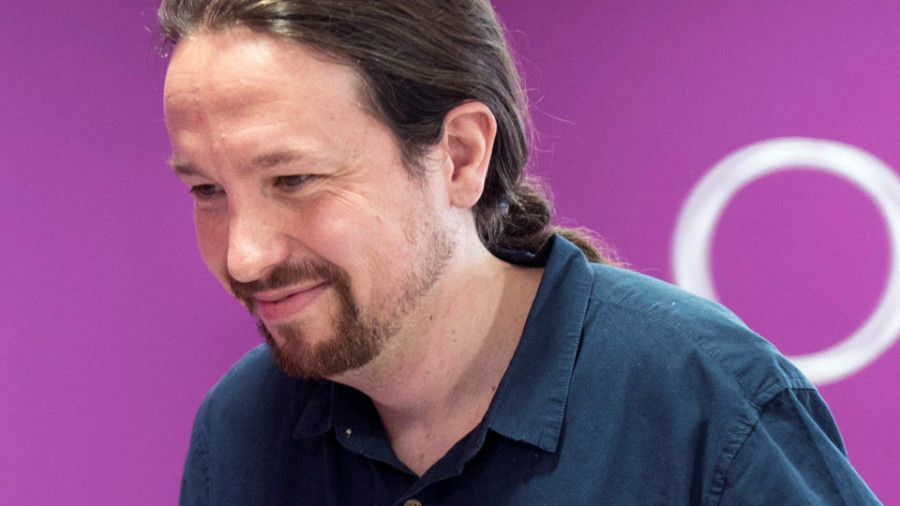 Espinar enciende la mecha del debate interno en Podemos sobre el liderazgo de Iglesias y Montero