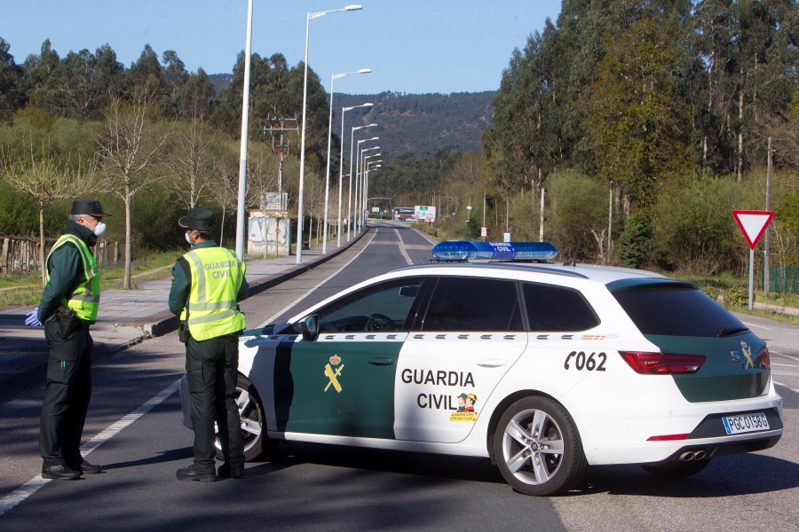 Denunciado un hombre de 82 años que paseaba en bici a 10 kilómetros de su casa en Melide