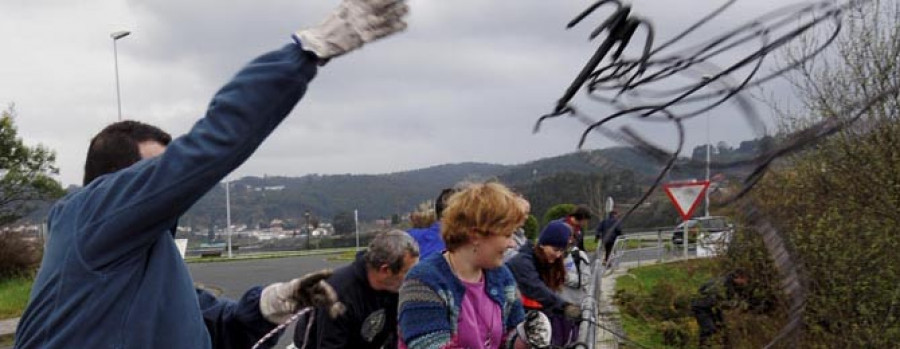 El I Campeonato de Pesca de Neumático se saldó ayer con la retirada de 19 piezas